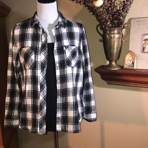 ⭐️Levi’s flannel shirt